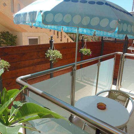 Angelica Studios and Apartments Agia Marina Exterior foto