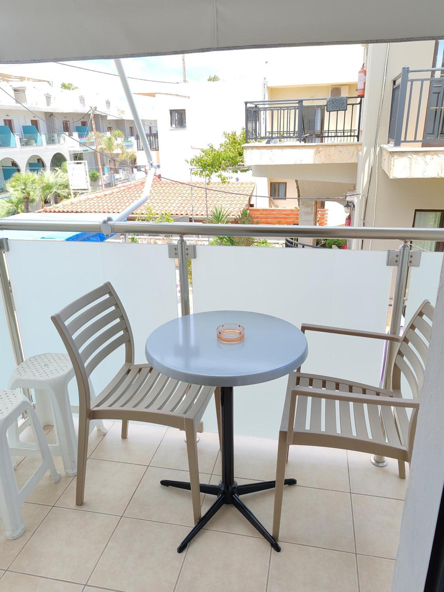 Angelica Studios and Apartments Agia Marina Exterior foto