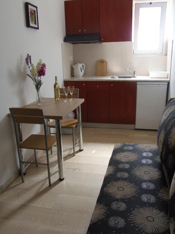Angelica Studios and Apartments Agia Marina Zimmer foto