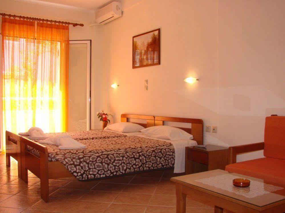 Angelica Studios and Apartments Agia Marina Exterior foto